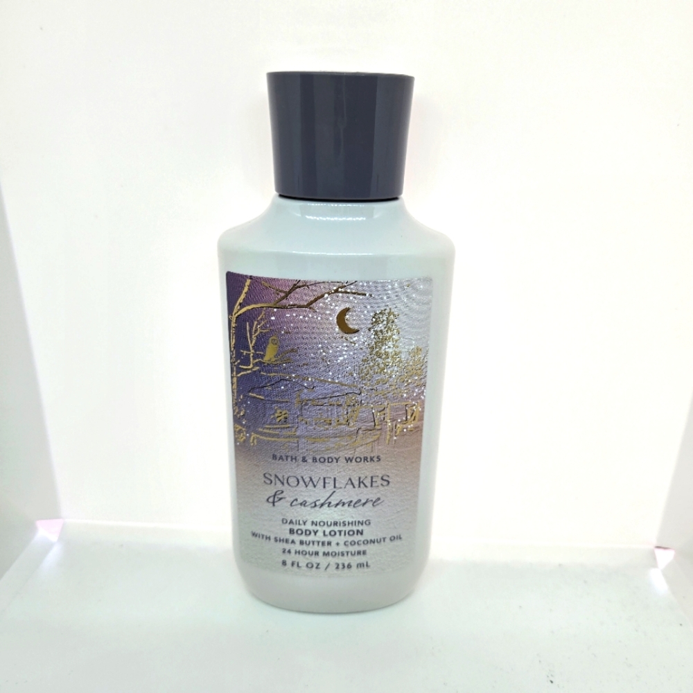 Bath & Body Works Snow Flakes & Cashmere 24 Hour Moisture Body Lotion 8 fl oz